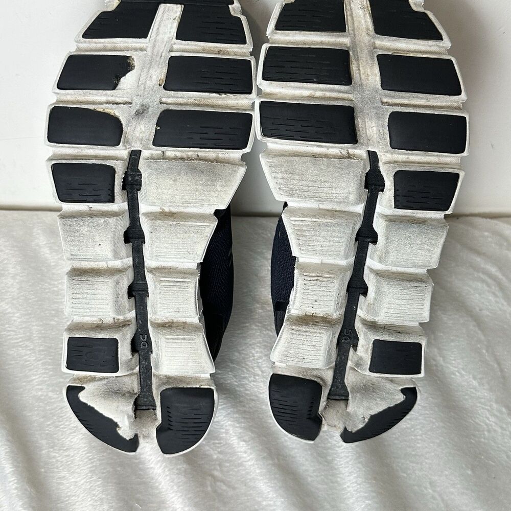 On Cloud 6 Sneakers Black White Womens 7 Running Athleisure Minimalist Comfort - Picture 16 of 16